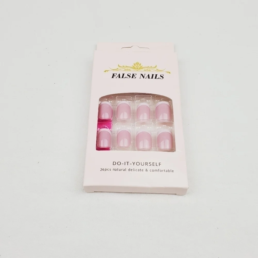 24 Pieces Fake Press On Nails